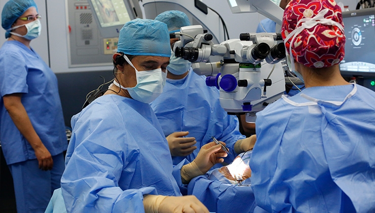 cirugía a través de programa de cirugía solidaria Operación Visión